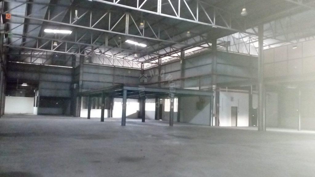 larkin near 2  1 storey warehouse 40000 square-feet built-up 78000 square foot built-up sale price rm 11,000,000 in jalan gagah larkin #507